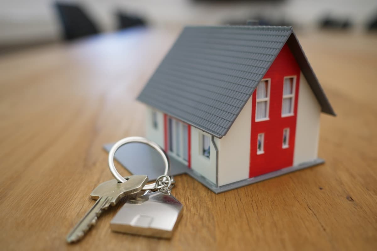 Show-ready property presentation and real estate support